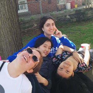 Meet your Posher, Vida